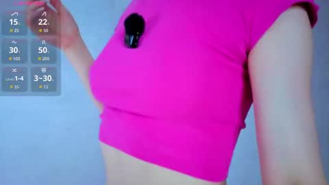 pearly_peach_ online show from June 29, 12:18 am