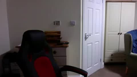 pears324 online show from December 4, 10:02 pm