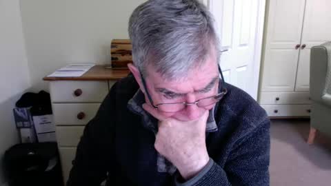 pears324 online show from December 6, 12:00 pm