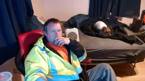 pecker40 online show from December 14, 11:55 pm