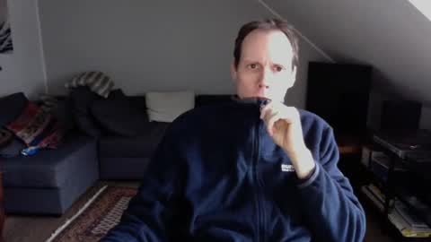 Arno online show from December 25, 1:30 pm