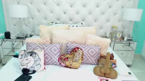 Penelope Laurent online show from October 13, 1:24 pm