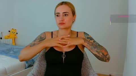 Hi Im Penelope  better vibrations  1111 online show from June 2, 9:06 pm
