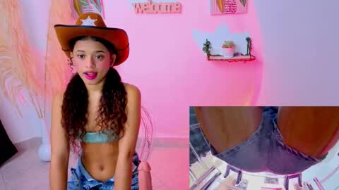 pequitasmedusa9 online show from October 16, 7:56 pm