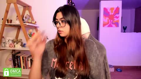 Sarah Ana Banana online show from May 15, 3:15 am