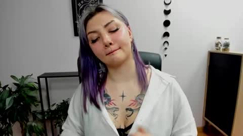 Gabbie online show from January 30, 6:10 pm