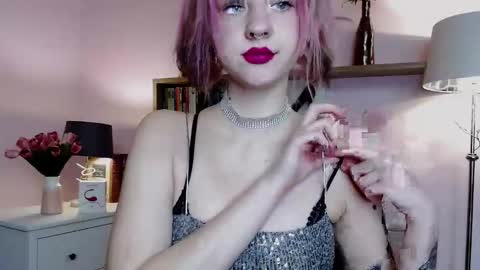 Madeline online show from December 30, 3:34 pm
