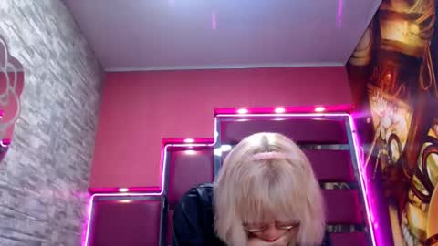 perfectlump online show from October 8, 5:30 pm