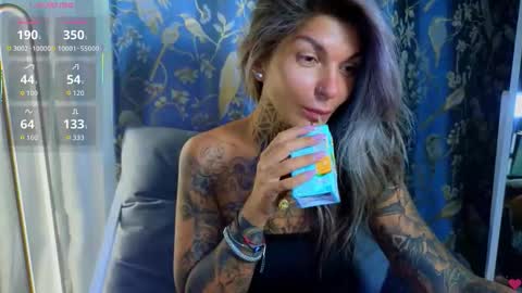 Anna online show from October 29, 8:16 am