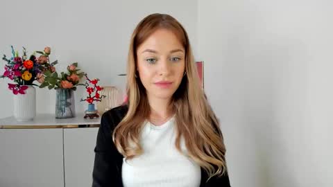 Cindy online show from March 27, 8:26 am