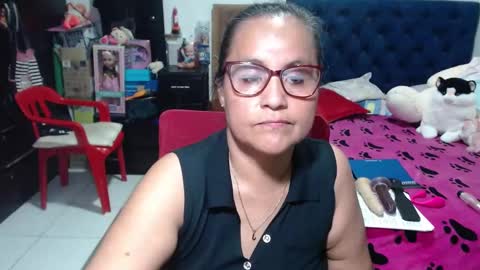Snapshot of pervert_mommy_x chatting on February 19, 1:28 pm SAMY online show from February 19, 1:28 pm