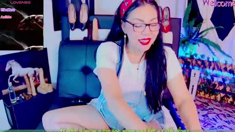 Snapshot of pervertmom_ chatting on February 26, 11:30 pm ESMERALDA online show from February 26, 11:30 pm