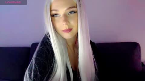 Isabella online show from December 29, 1:28 pm