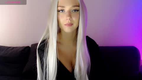 Isabella online show from March 8, 1:03 pm