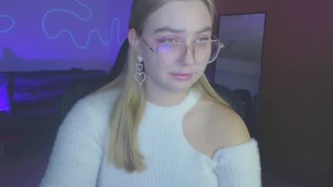 petalkiss online show from October 17, 5:17 pm