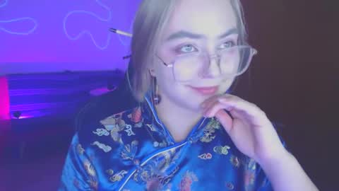 petalkiss online show from October 4, 8:06 pm