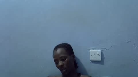 petite_bella21 online show from April 17, 3:14 pm