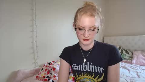 Little cupcake online show from May 5, 7:41 pm