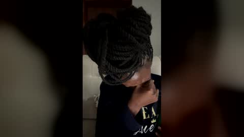 petite_divah254 online show from February 1, 6:05 pm