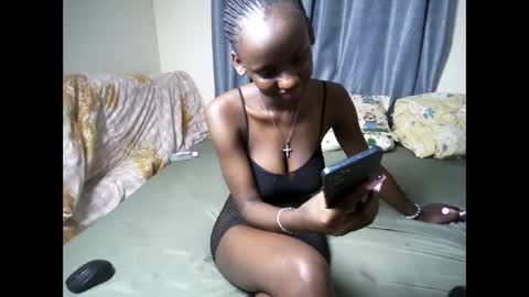 Snapshot of petite_funnie chatting on September 20, 6:55 pm petite_funnie online show from September 20, 6:55 pm