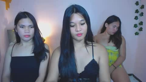 petite_pauline online show from January 10, 4:12 pm