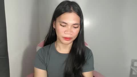 petite_pauline online show from February 26, 8:45 pm