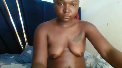 petite_shan online show from March 17, 6:29 am