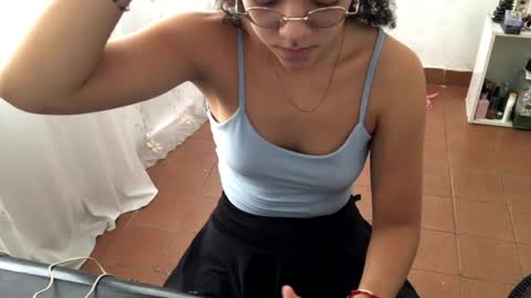 Mlian online show from April 8, 1:25 pm