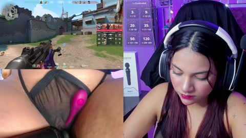 Snapshot of petitesofia_ chatting on January 25, 1:52 pm Sofia online show from January 25, 1:52 pm