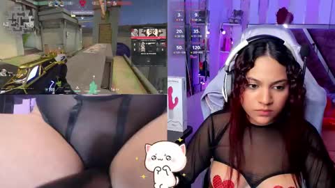 Snapshot of petitesofia_ chatting on February 14, 6:19 pm Sofia online show from February 14, 6:19 pm
