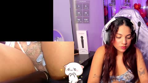 Snapshot of petitesofia_ chatting on February 7, 2:26 pm Sofia online show from February 7, 2:26 pm