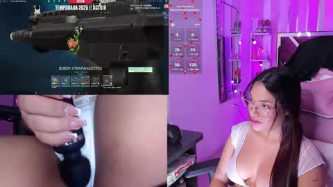 Snapshot of petitesofia_ chatting on March 12, 6:32 pm Sofia online show from March 12, 6:32 pm