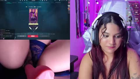 Snapshot of petitesofia_ chatting on February 15, 5:07 pm Sofia online show from February 15, 5:07 pm