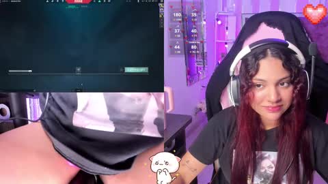 Snapshot of petitesofia_ chatting on February 22, 2:30 pm Sofia online show from February 22, 2:30 pm