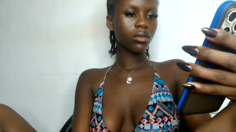 petitgirl88 online show from July 8, 11:13 am
