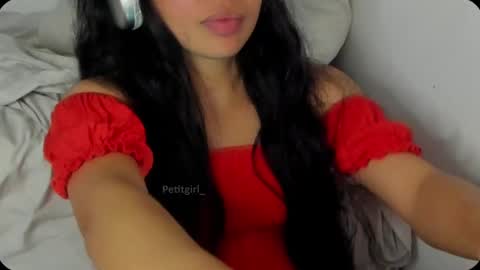 Snapshot of petitgirl_ chatting on February 26, 3:03 am J A S S online show from February 26, 3:03 am