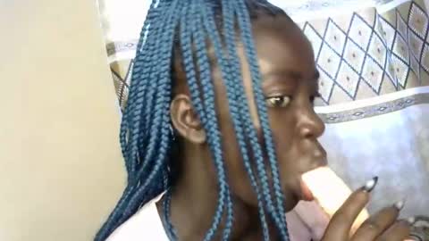 petitte_gyaal online show from November 30, 7:48 am