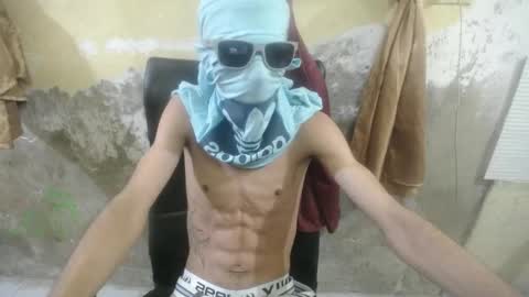 petty_boy777 online show from January 13, 4:42 am