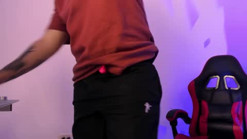 peytonbox online show from October 3, 1:30 pm