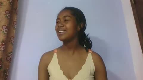 phania185885 online show from April 8, 2:20 pm