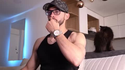 phantom_bigger1 online show from January 18, 7:45 pm