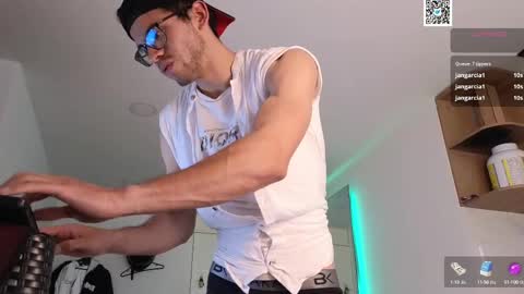 phantom_bigger1 online show from February 19, 5:38 pm