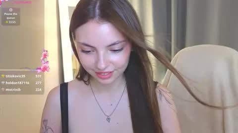 Snapshot of phantomlace chatting on September 19, 2:21 pm Alice online show from September 19, 2:21 pm
