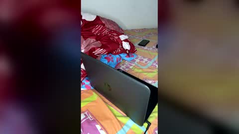 Phantomlatins online show from April 22, 2:52 am