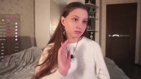 Snapshot of philippadelmore chatting on February 12, 9:43 pm Bella online show from February 12, 9:43 pm