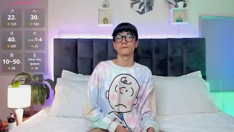 Phillip online show from October 5, 12:52 am