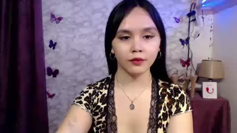 Ms Pia online show from April 5, 11:51 am