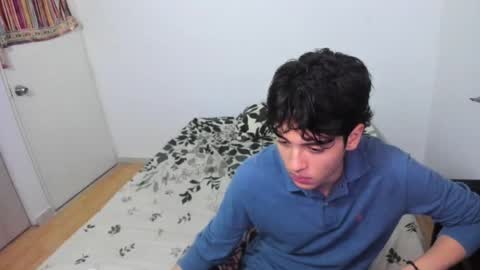 picaszomilos350 online show from March 1, 9:57 am