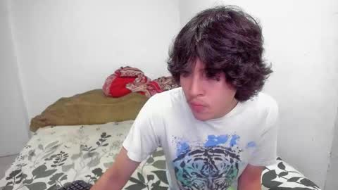 picaszomilos350 online show from November 24, 11:20 am