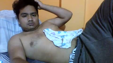 Snapshot of pichulonrenzo chatting on December 15, 6:29 am PICHULAMOJADA online show from December 15, 6:29 am